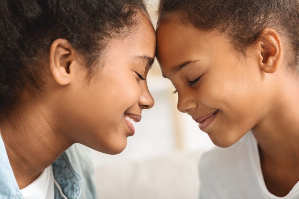 Comment enseigner à son enfant à reconnaître une bonne amitié ?